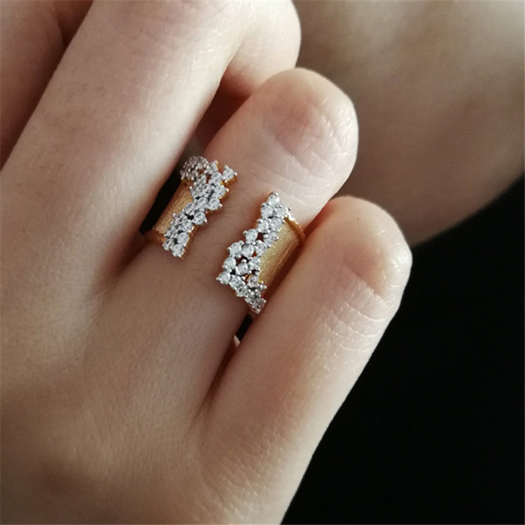 Stylish White Zircon Ring