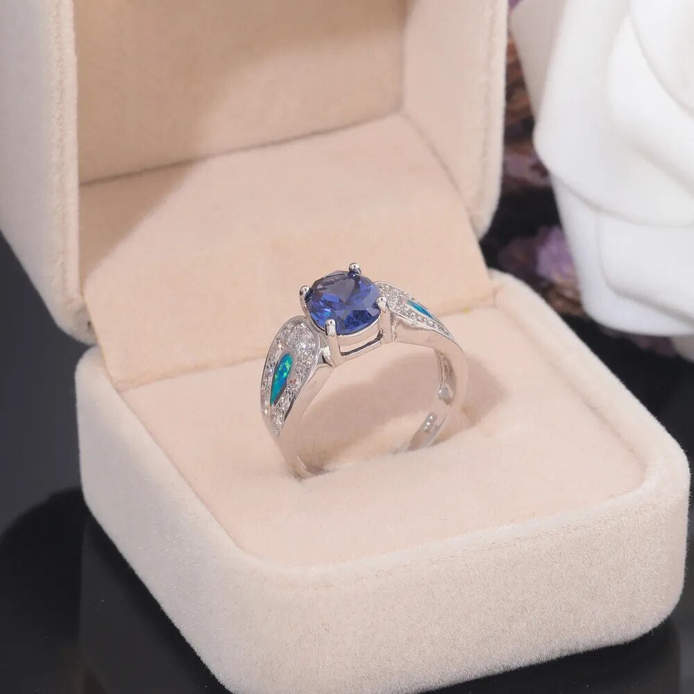 Schicker Saphir & Blauer Feueropal Ring