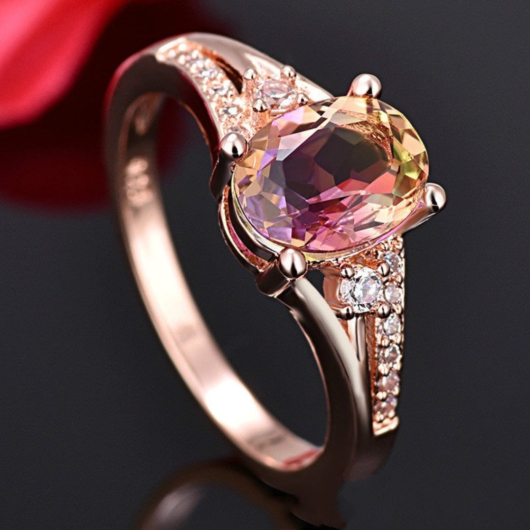 Eleganter Ring aus Roségold mit farbigen Zirkonia