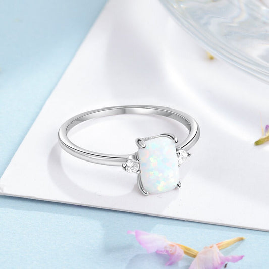 Elegant White Opal 925 Sterling Silver Ring