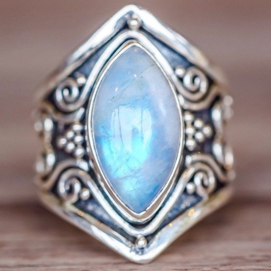 Vintage Moonstone Silver Ring