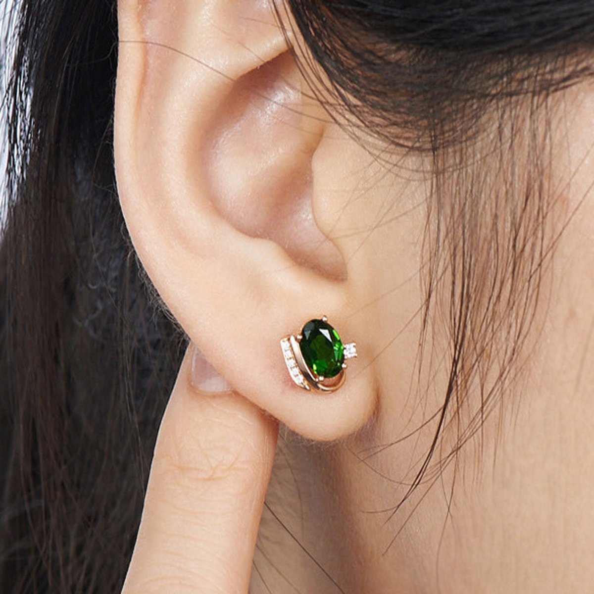Elegant 925 Silver Oval Emerald Earrings
