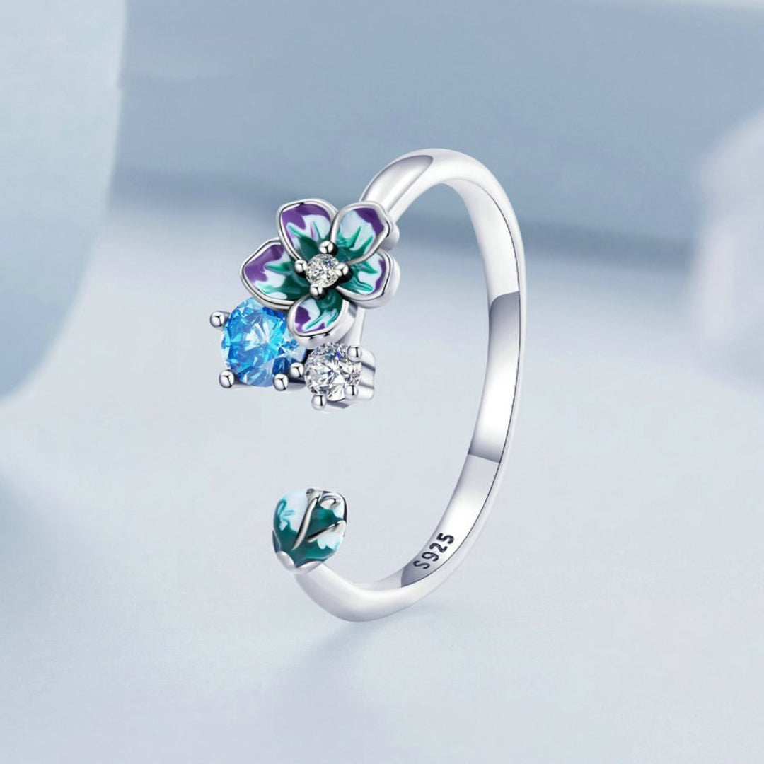 Pretty Spring Design Silver Adjustable Ring