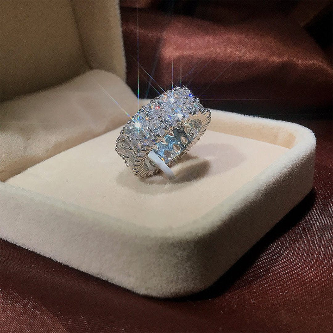 Enchanting Zirconia 925 Sterling Silver Ring