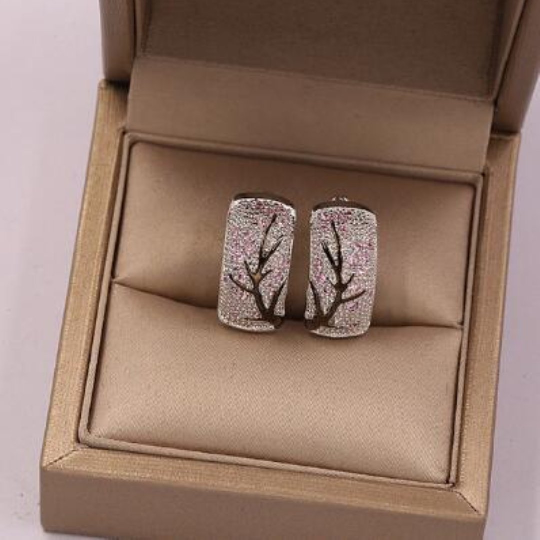 Elegante Ohrringe mit Zirkonia-Baum