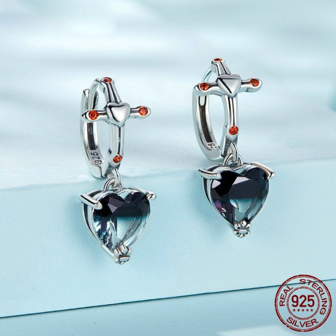 Schwarze Creolen mit Herz-Zirkonia-Silber 