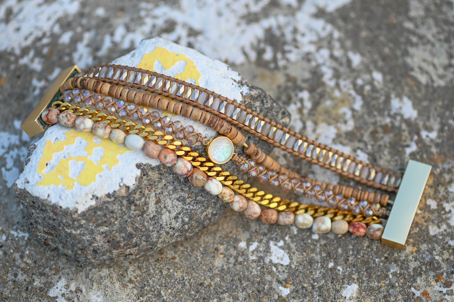 Opal-Manschettenarmband mit spirituellem Schutz