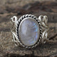 Ovaler Vintage-Ring aus weißem Opal