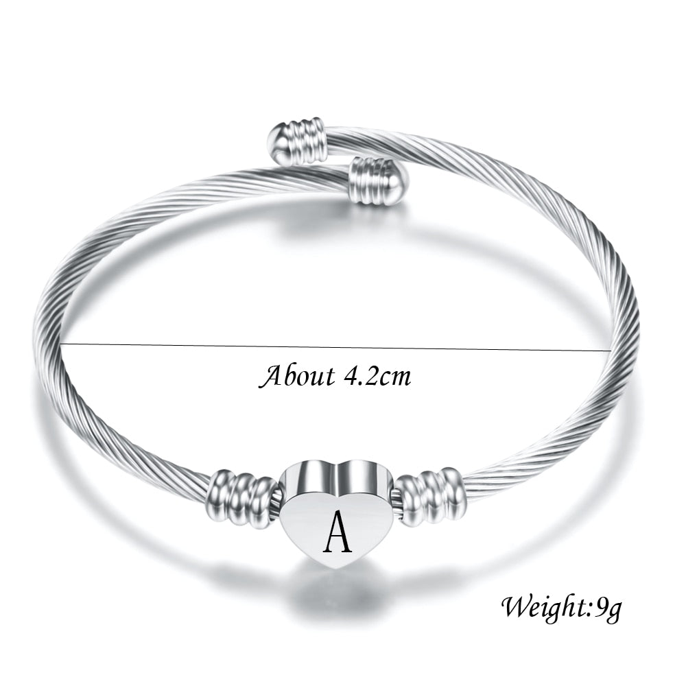 Buchstabenarmband