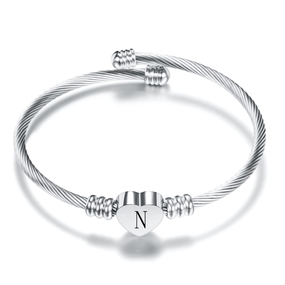Buchstabenarmband