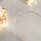 Elegante Blumenhalskette aus weißer Jade 