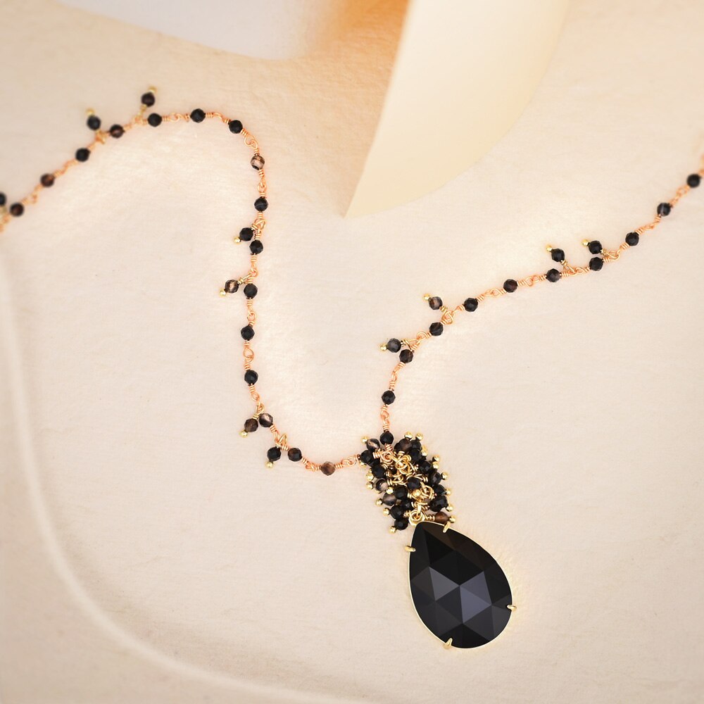 Halskette aus Naturstein im Vintage-Stil