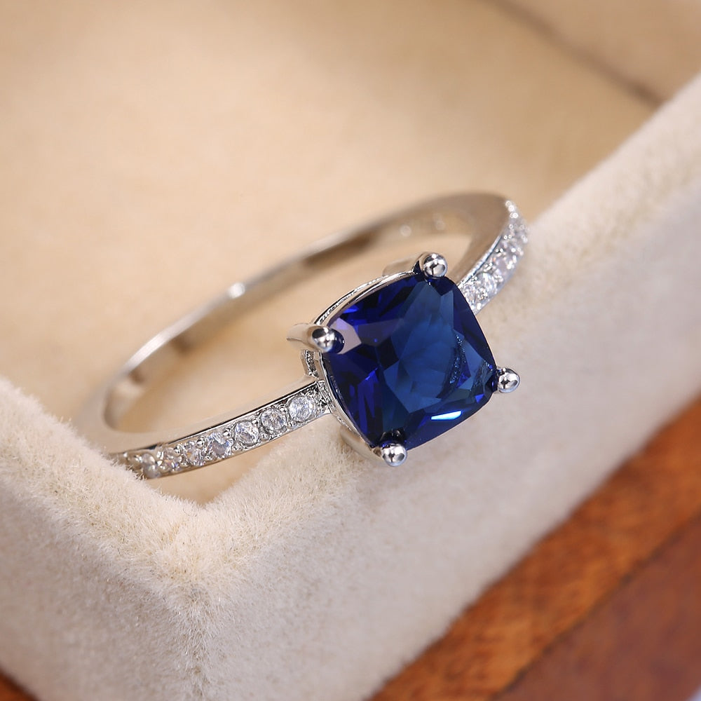 Stylish Topaz Silver Ring