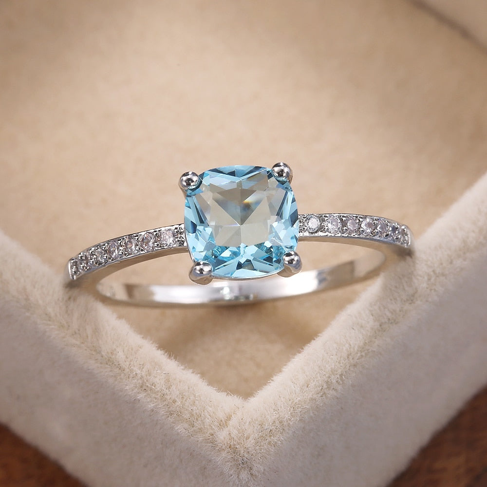 Stylish Topaz Silver Ring