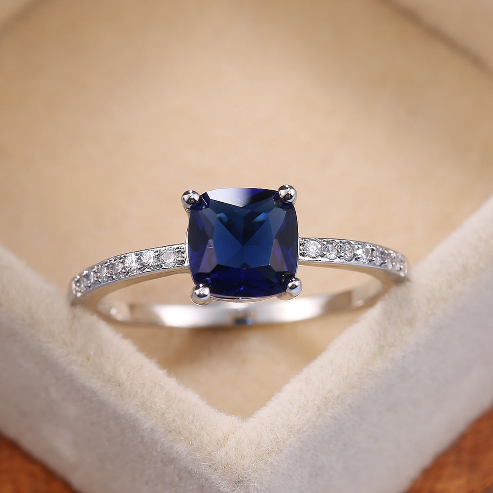 Stylish Topaz Silver Ring