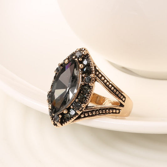Rauchquarzring im antiken Stil
