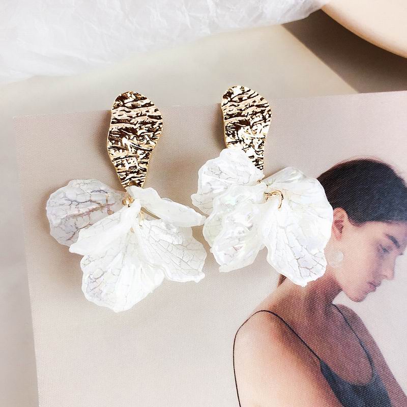 White Shell Flower Drop Earrings