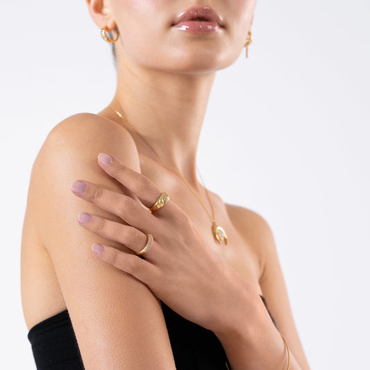 Croissant Zircon Gold Ring