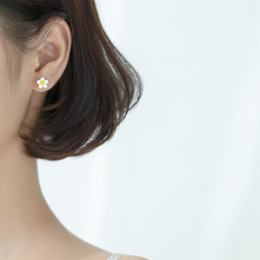 Sweet Daisy 925 Silver Stud Earrings