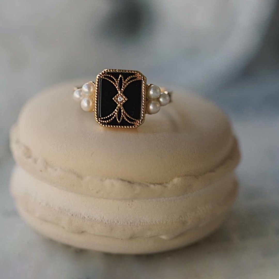 Verstellbarer Retro-Ring aus schwarzem Achat und Perle