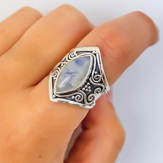 Vintage Moonstone Silver Ring