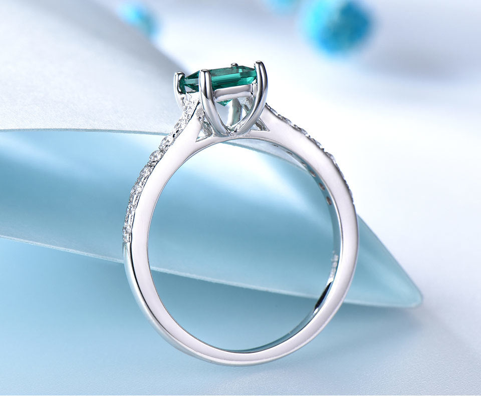 Lovely Emerald Sterling Silver Ring