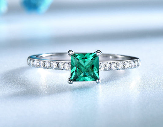 Lovely Emerald Sterling Silver Ring