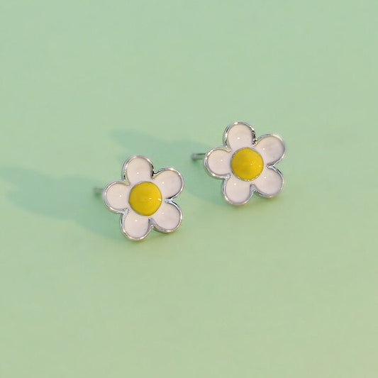 Sweet Daisy 925 Silver Stud Earrings