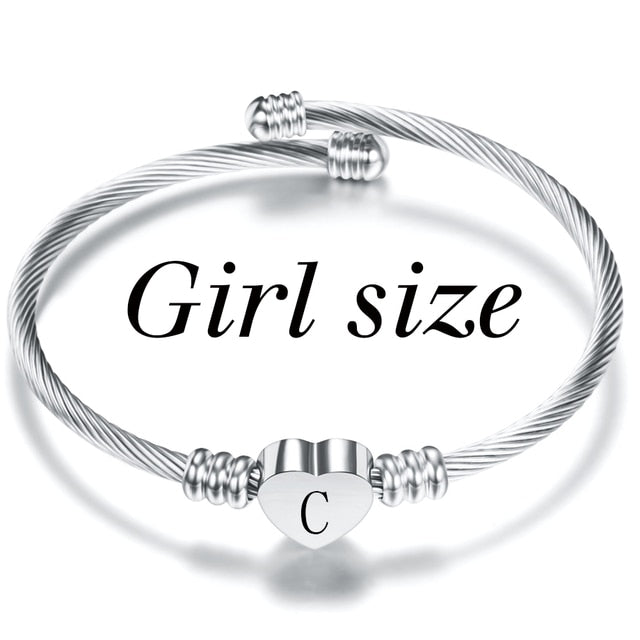 Buchstabenarmband