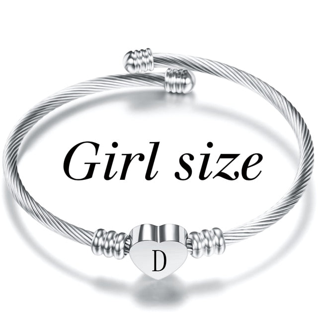 Buchstabenarmband