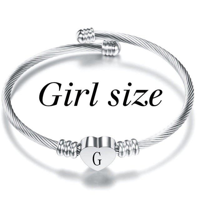Buchstabenarmband