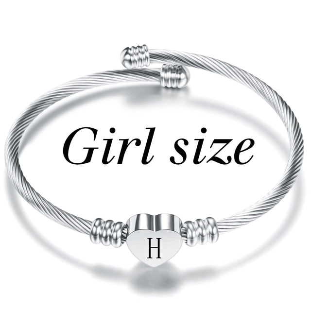 Buchstabenarmband