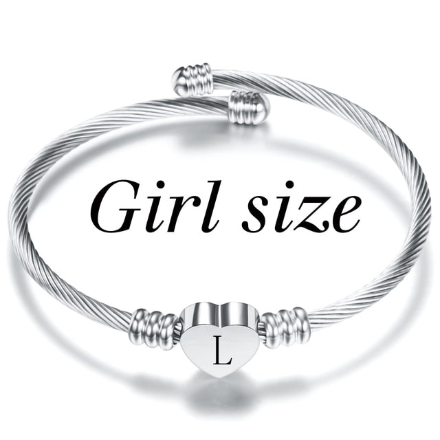 Buchstabenarmband