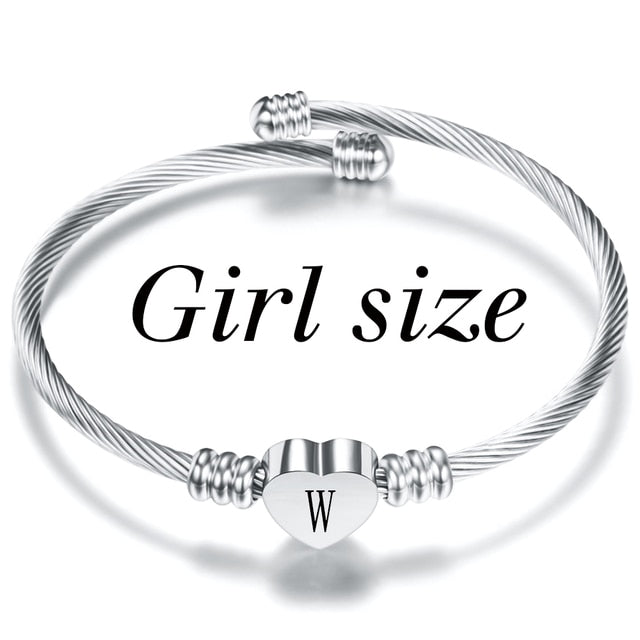 Buchstabenarmband
